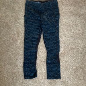 Lululemon size 4 capri leggings